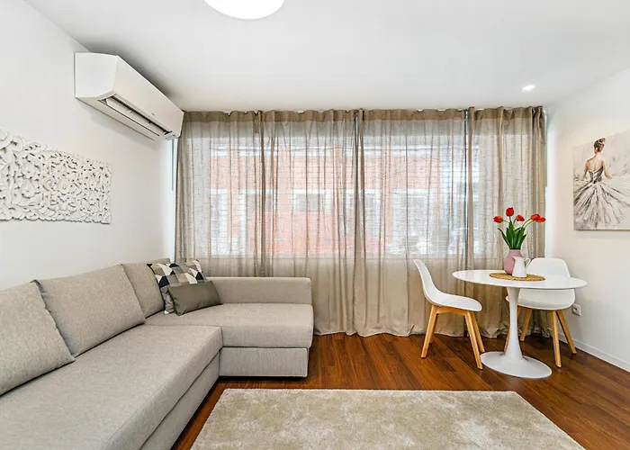 Bombarda I By Innkeeper * Porto