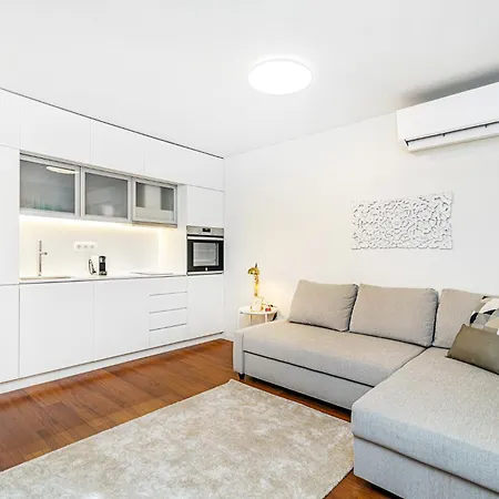 Bombarda I By Innkeeper * Porto